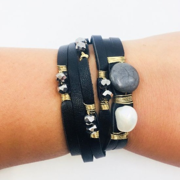 Black Fresh Water Pearl Bracelet - Picture 2 of 6